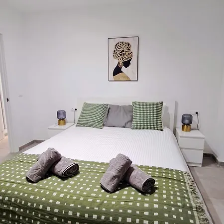 Happy Travel La Maestranza 5a Appartement *