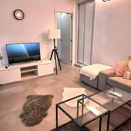 Happy Travel La Maestranza 5a מארבלה