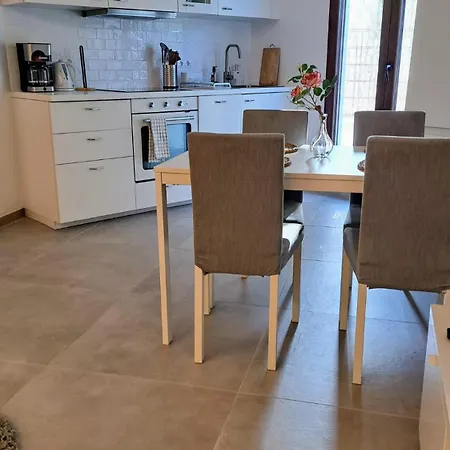 Happy Travel La Maestranza 5a *